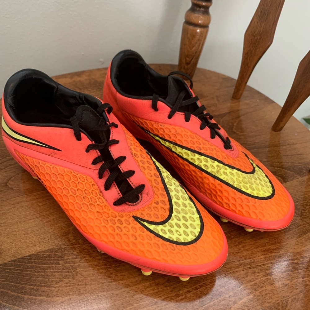 Nike Men’s Hypervenom Soccer Cleats size 8.5